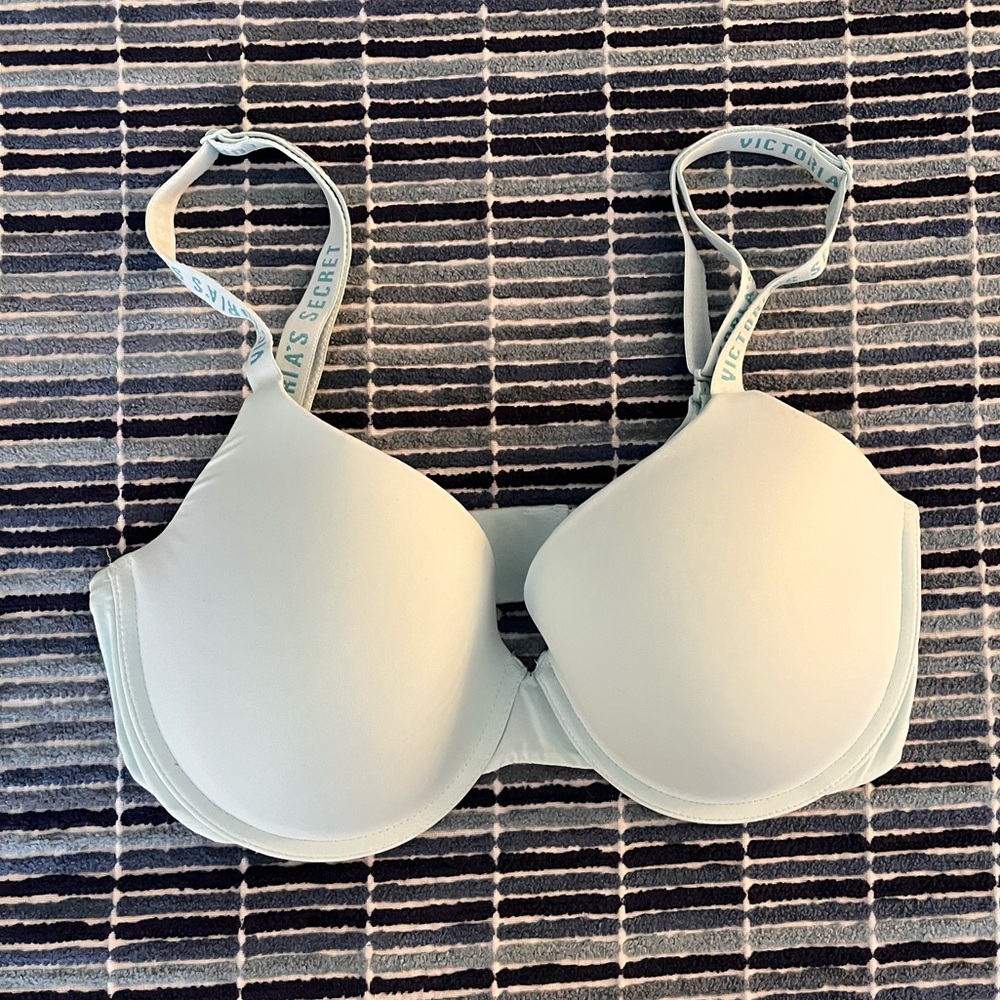 Victoria’s Secret t-shirt lightly lined Demi bra, light blue, 34DD